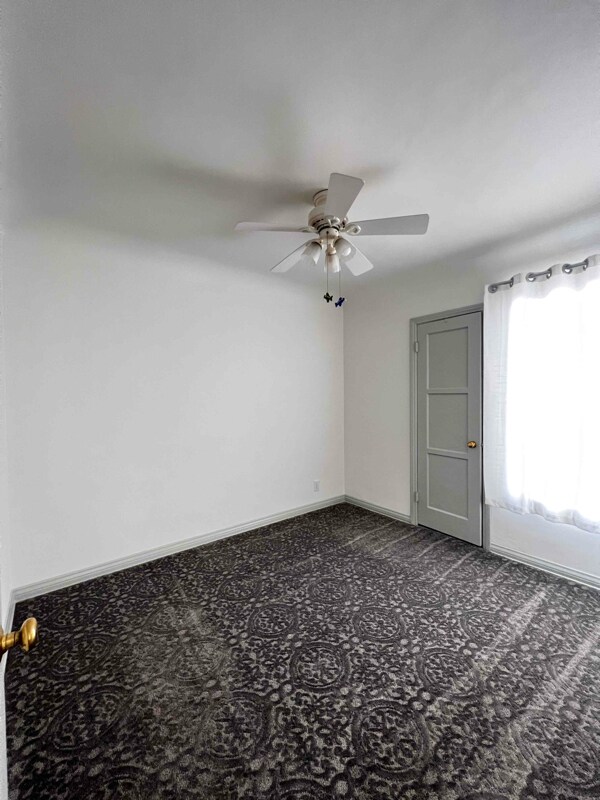 Building Photo - 3577 Thorndale Rd
