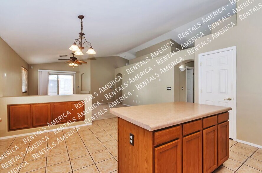 Building Photo - 10462 E Jerrell Cove St