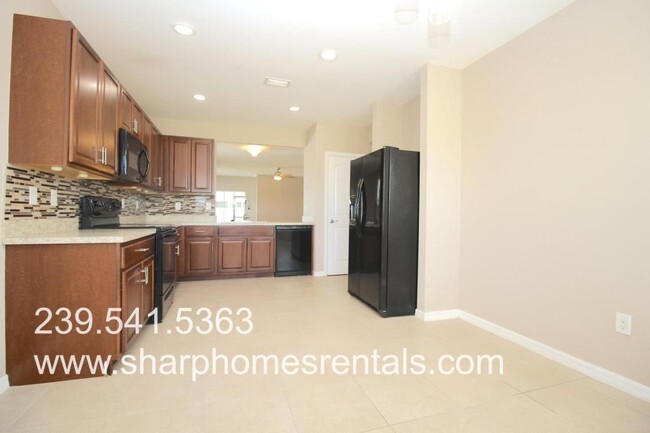 Building Photo - 709 SW 25th Ln