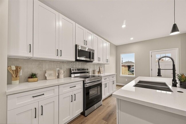 Building Photo - 5408 Fairchild St