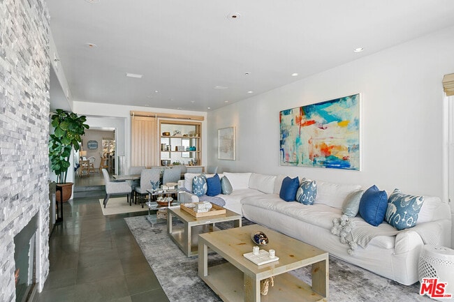 Building Photo - 1341 Palisades Beach Rd