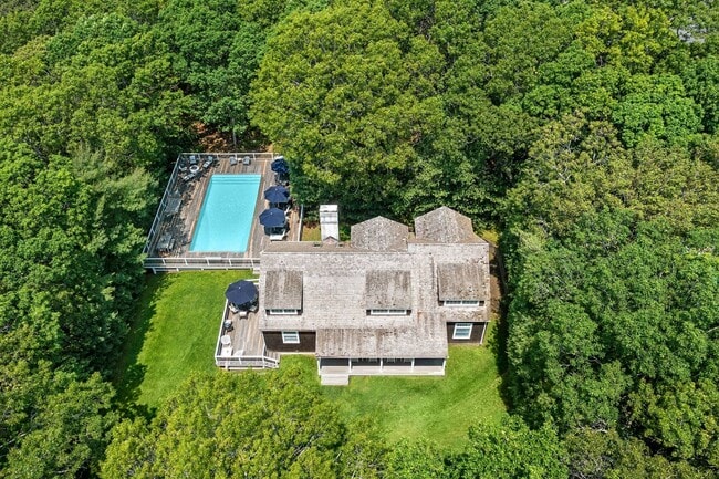 Building Photo - 12 Lantern Ln