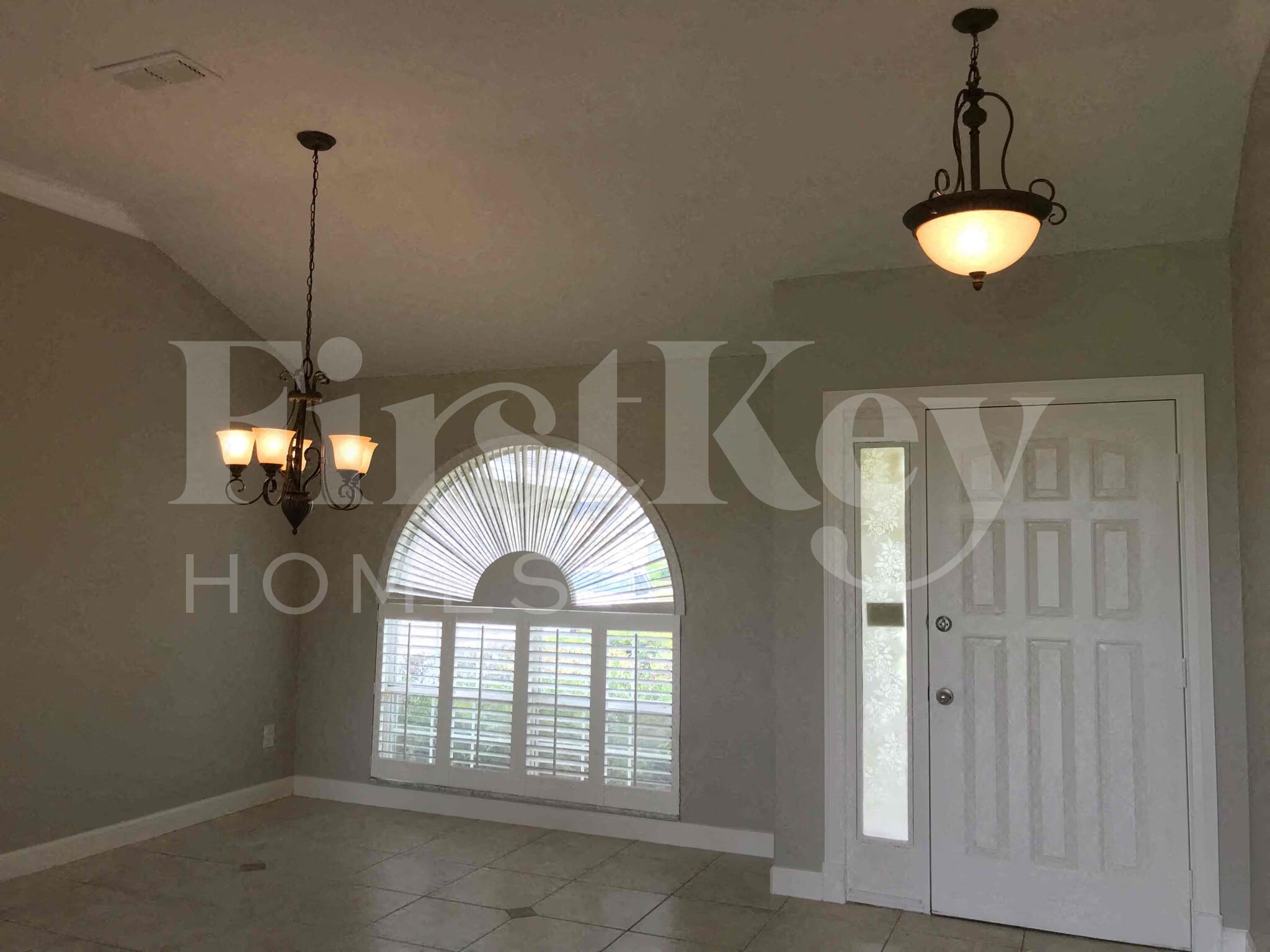 Building Photo - 3600 Molona Dr