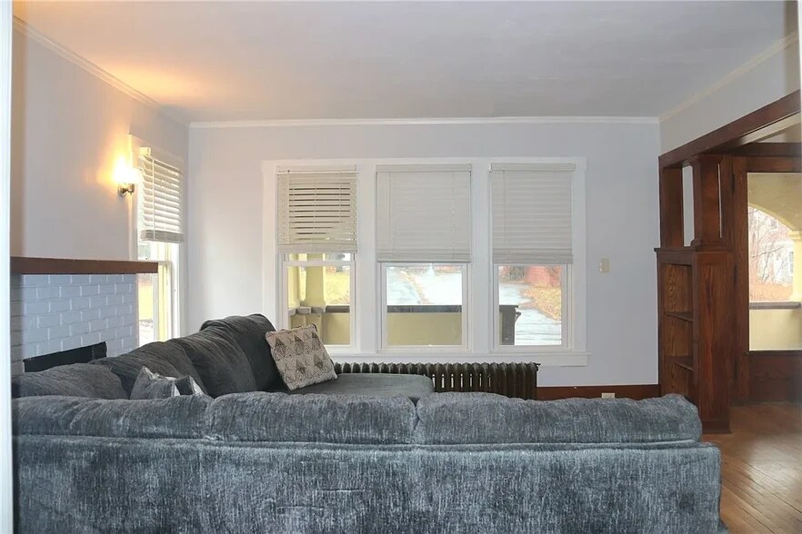 Building Photo - 412 Hillview Plz