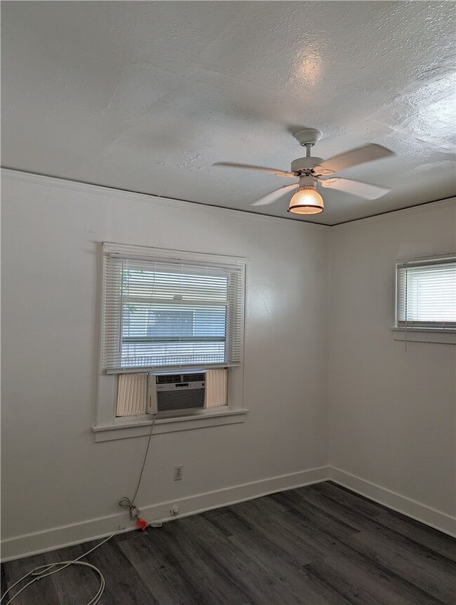 Building Photo - 127 S Olive Ave