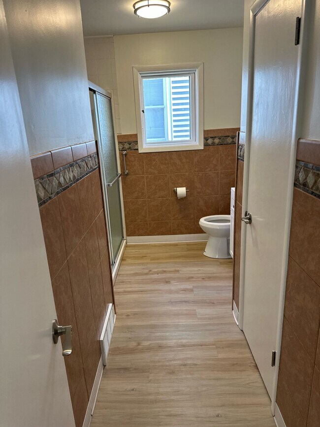 Building Photo - 809 Lakewood Blvd