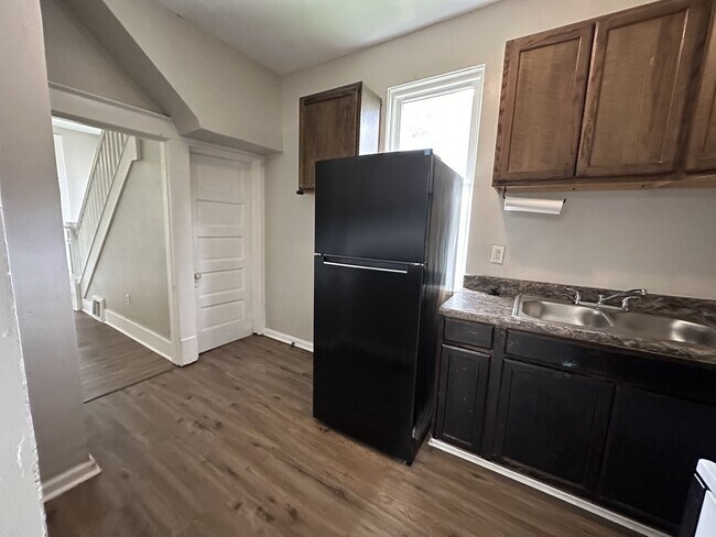 Building Photo - Charming 2-Bedroom Home in Ambridge – Convenient Location!