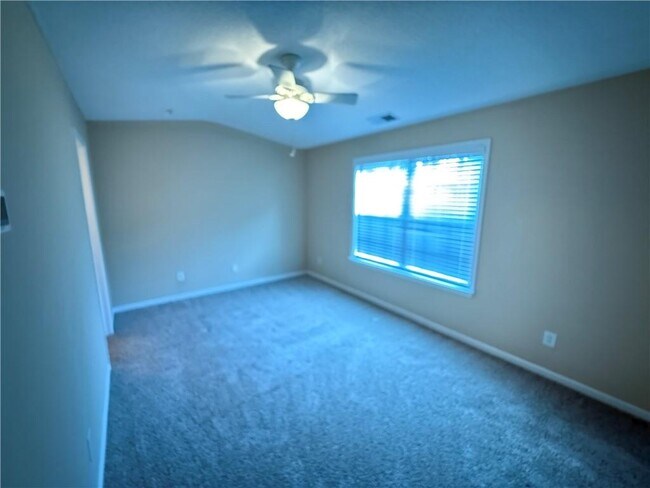 Building Photo - 161 Riverstone Commons Cir