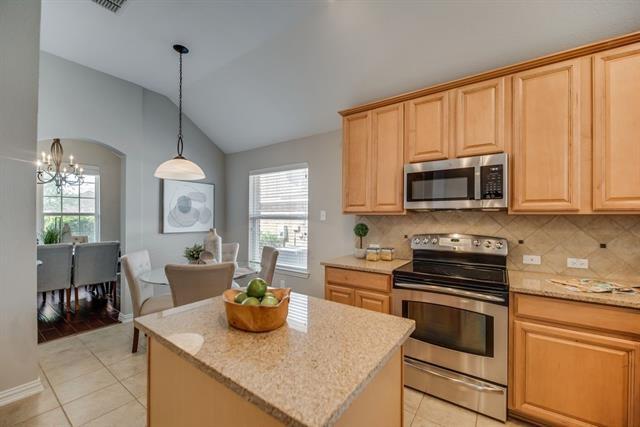 Building Photo - 2609 Lake Ridge Dr