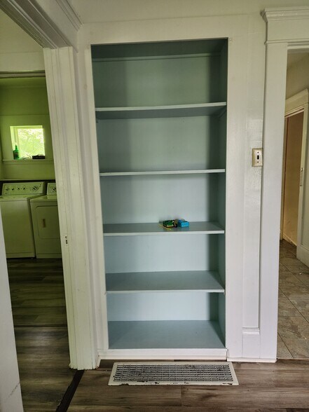 Living room Built-in - 89 S Main St
