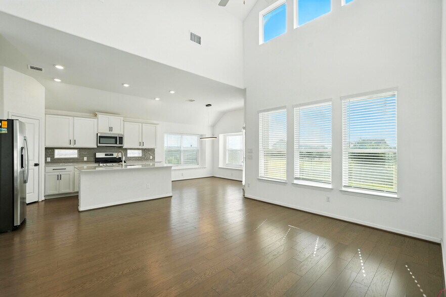 Building Photo - 1544 Devine Lake Bnd