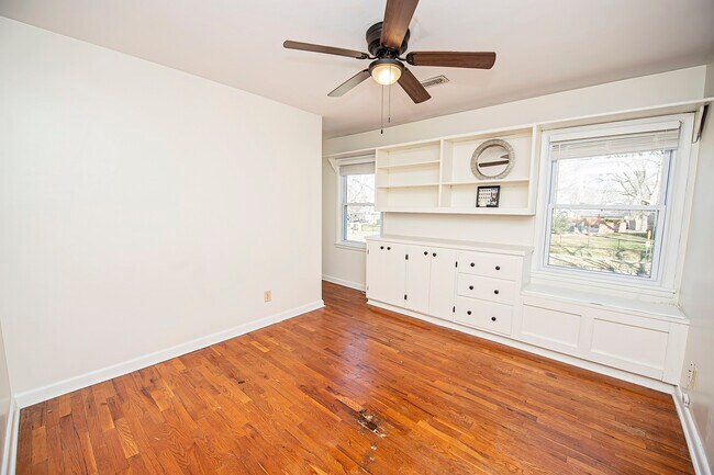 Building Photo - 1448 E Walnut St