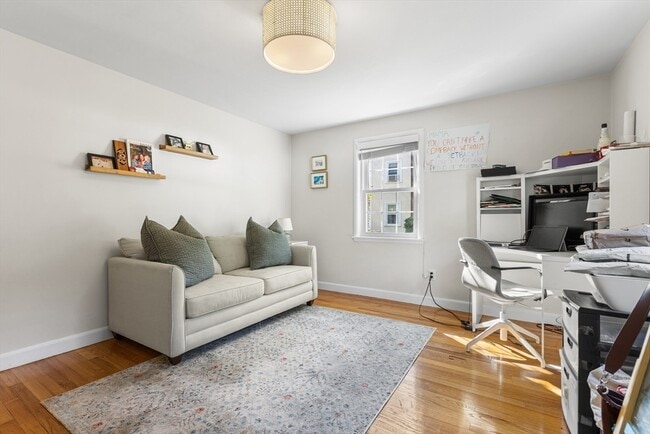 Building Photo - 142 Franklin St