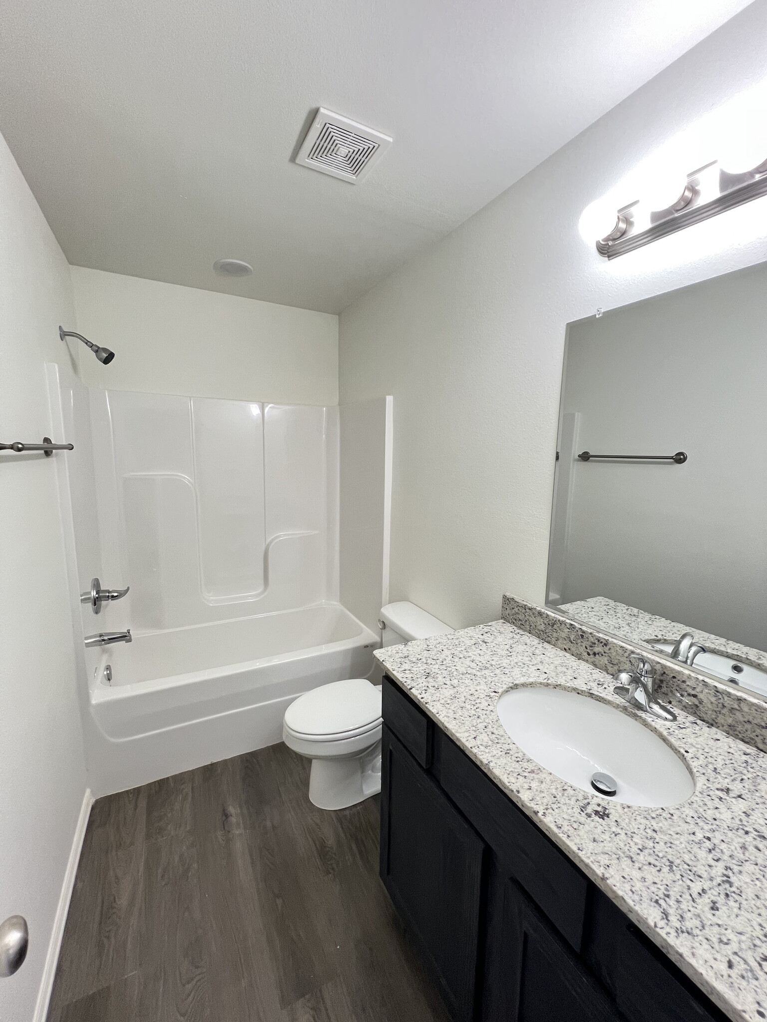 Building Photo - 1018 S Benchmark Ln