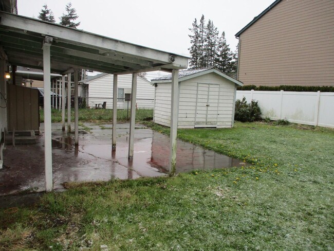 Building Photo - Adorable 3 Bedroom, 1 Bathroom Home in Tacoma