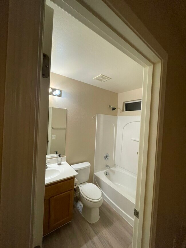 Building Photo - 11546 W Longley Ln