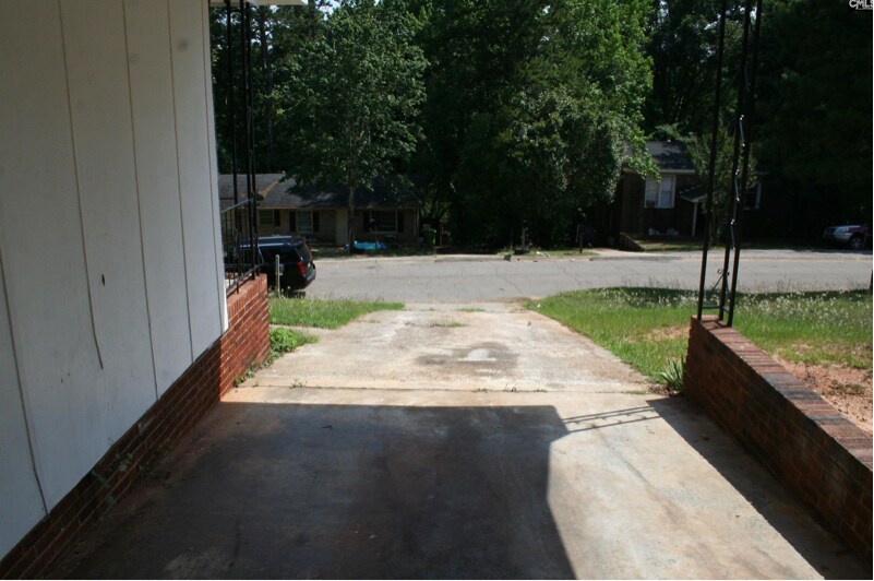 Building Photo - 413 W Miriam Ave