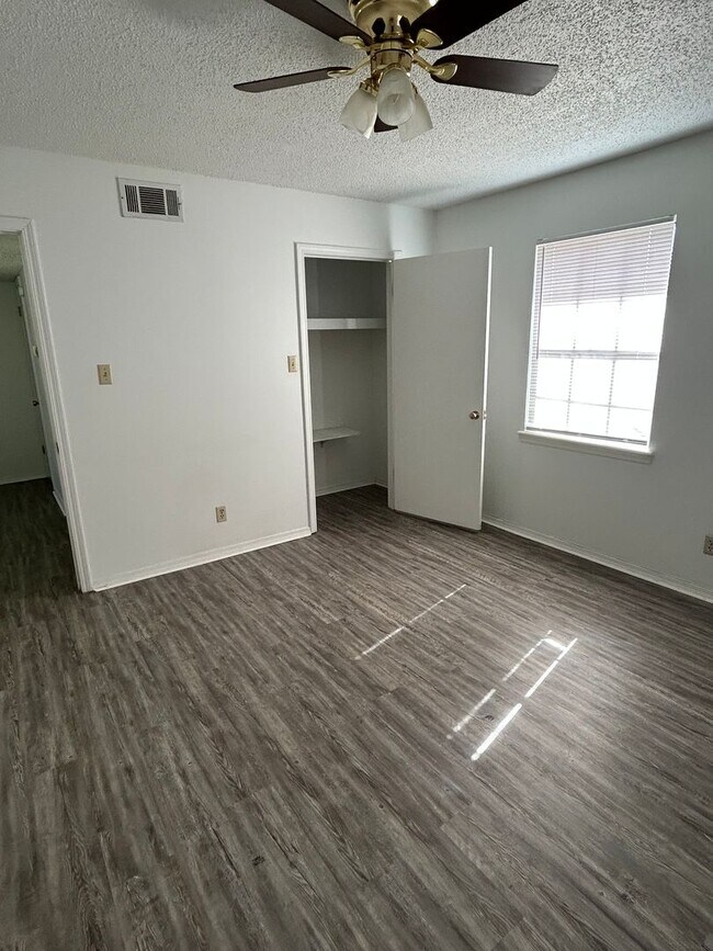 Building Photo - 92 N Josephine