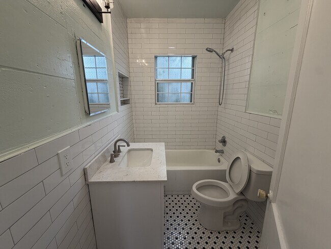 Building Photo - 2206 16th St