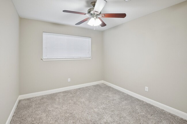 Building Photo - 1006 Glacier Hill Dr