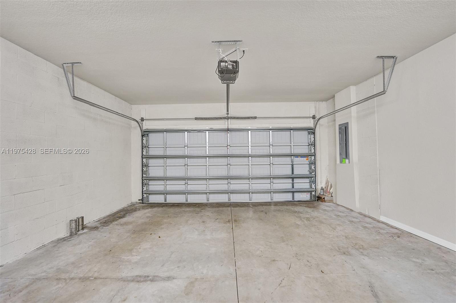 Building Photo - 4764 Eucalyptus Dr