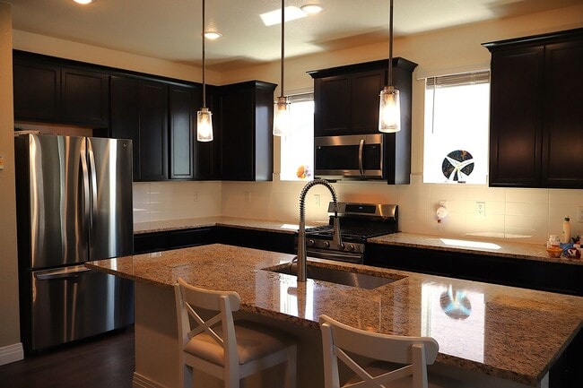 Building Photo - Elegant 3BR Townhome | Short-Term Lease