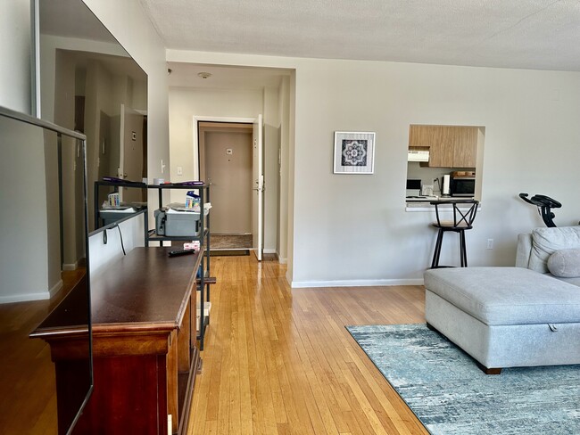 Building Photo - 85 Sutherland Rd