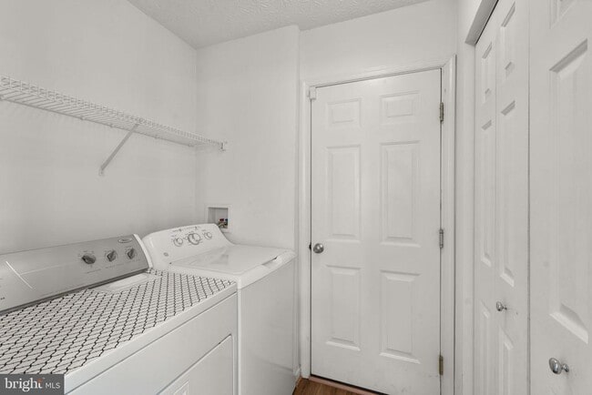 Building Photo - 103 Leeds Creek Cir