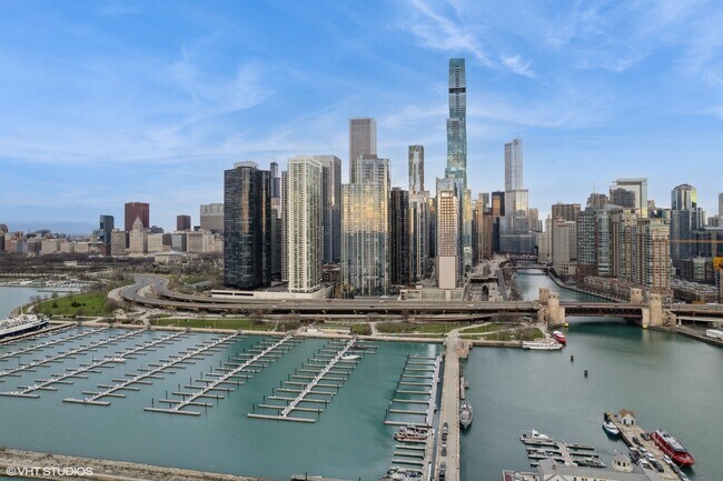 Building Photo - 211 N Harbor Dr