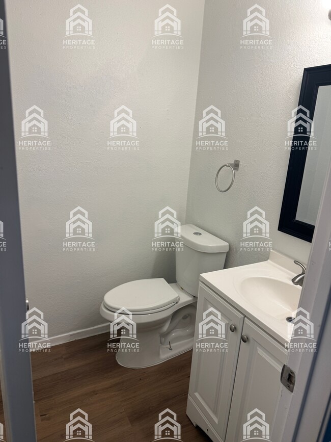 Building Photo - 2457 Chadwick Dr