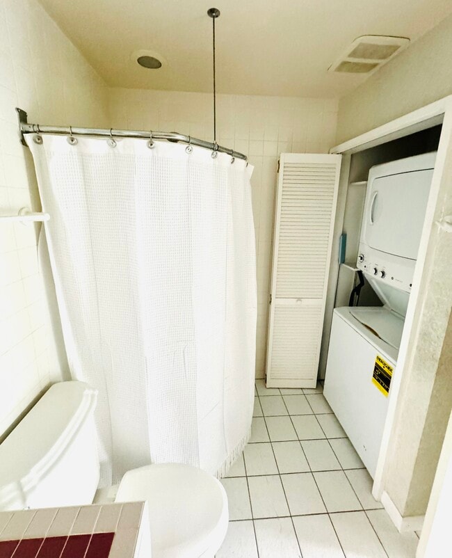 Building Photo - 135 178th Ave W