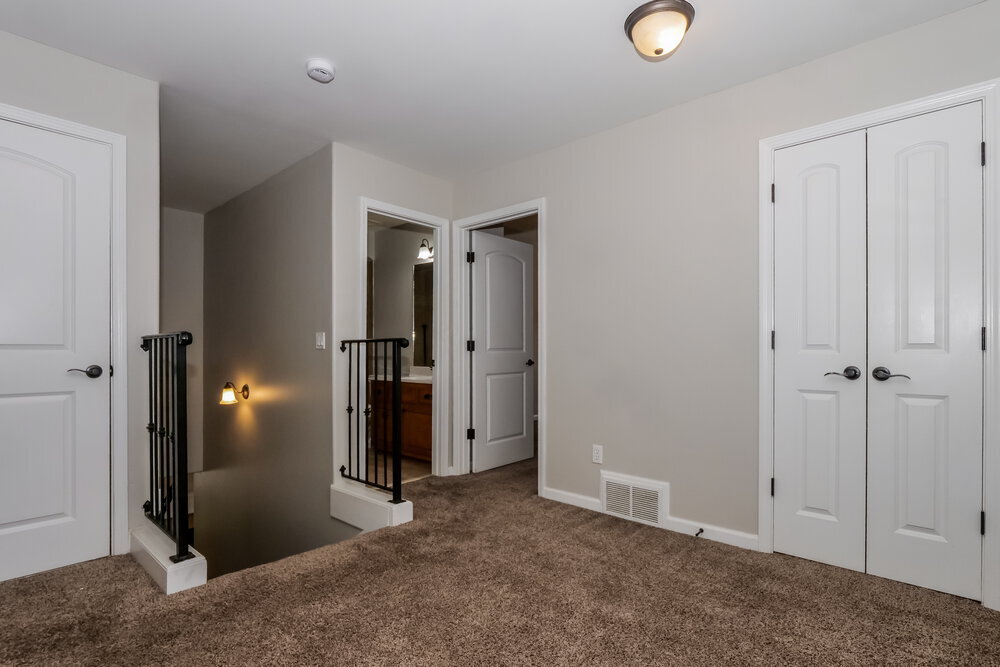 Building Photo - 450 Garden Springs Dr