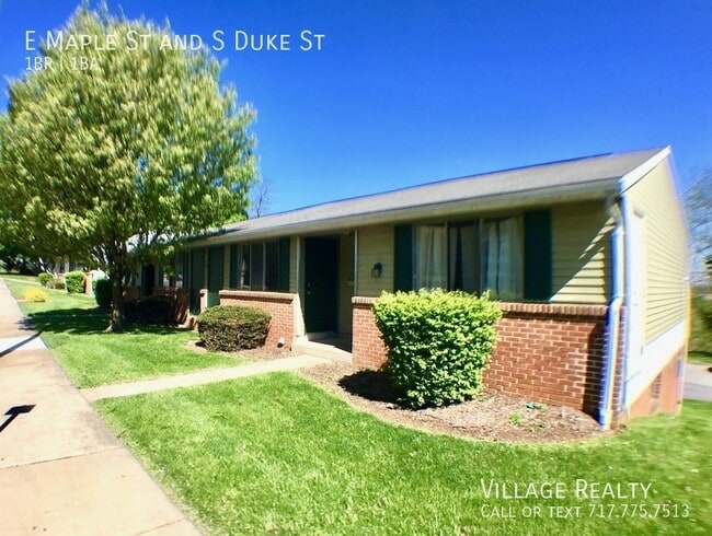 Building Photo - 461 E Maple St