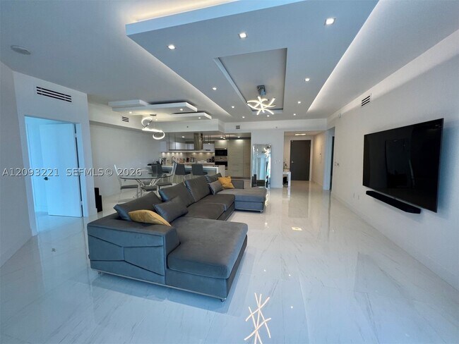 Building Photo - 17301 Biscayne Blvd