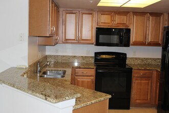 Building Photo - 1700 Crestwood Ct S