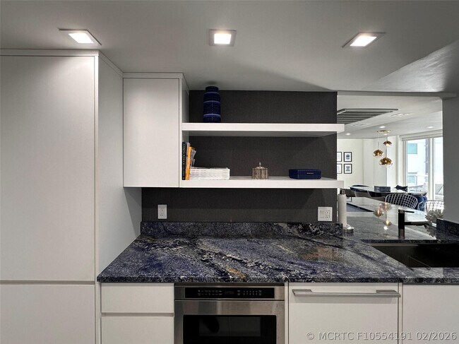 Building Photo - 209 N Fort Lauderdale Beach Blvd