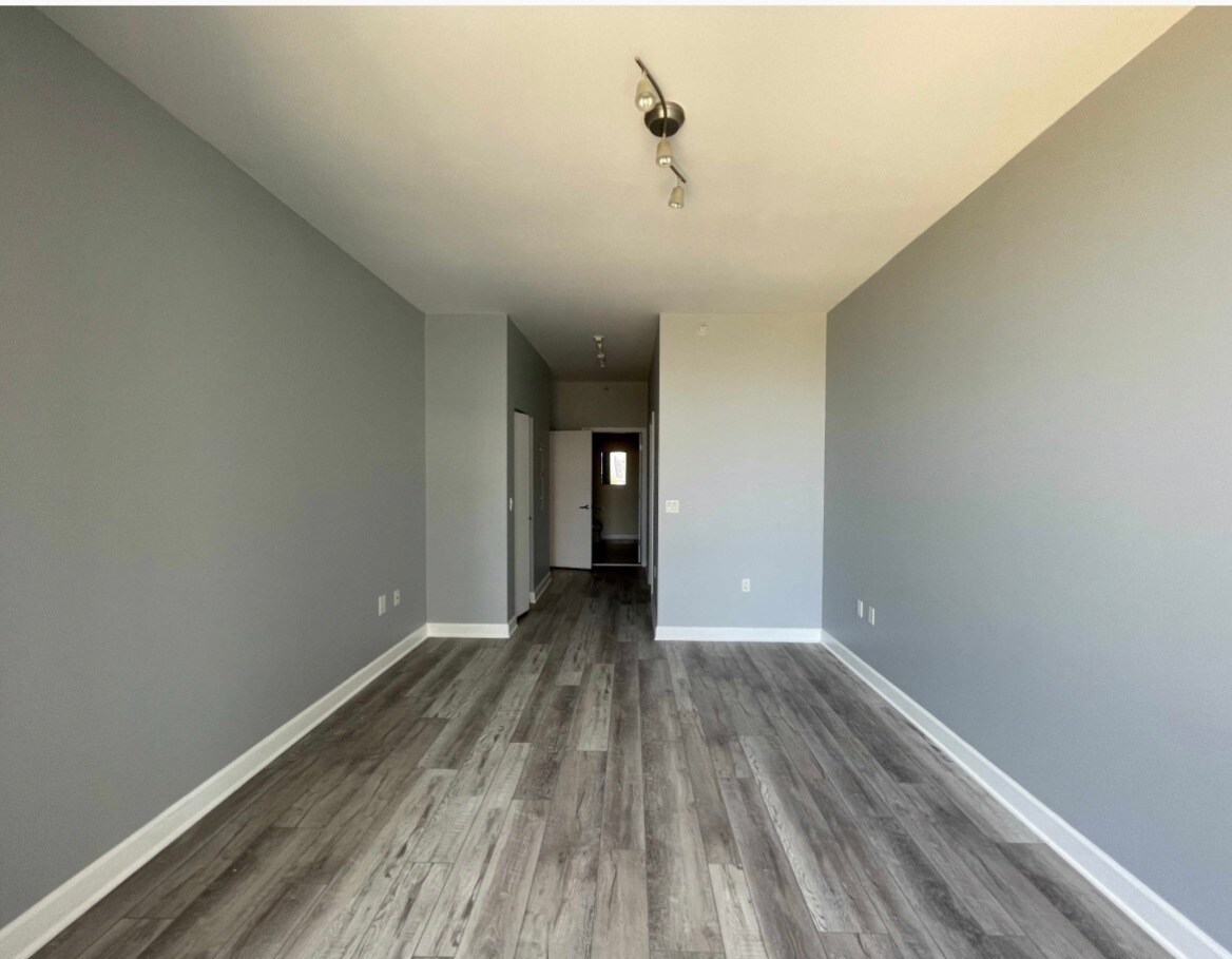 Building Photo - 233 E 13th St