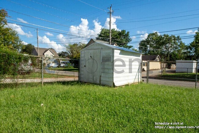 Building Photo - 3511 Clopton St SW