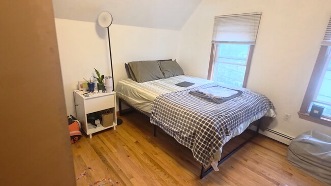 Building Photo - Gorgeous Apt! Watch Attached YT Video Tour!  Pictures do it no justice!  NO FEE, Best Sunlight ev...