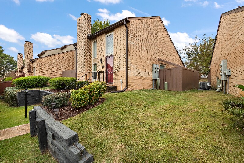 Building Photo - 27 Park Crest Pl