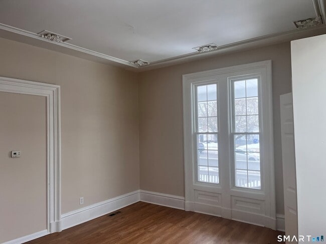 Building Photo - 246 Elm St