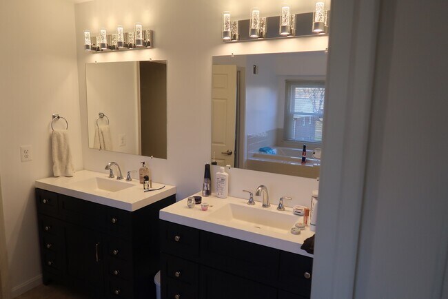 Building Photo - 4501 Deane Ct