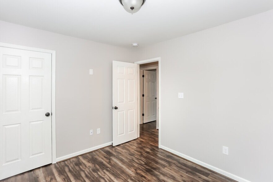 Building Photo - 3620 Luton Ct