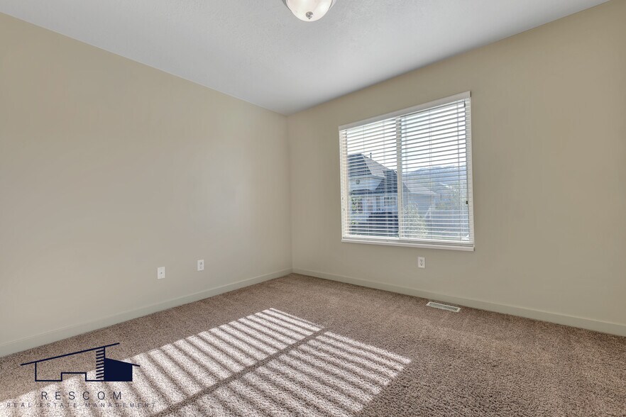 Building Photo - 2042 Evans Cove Loop