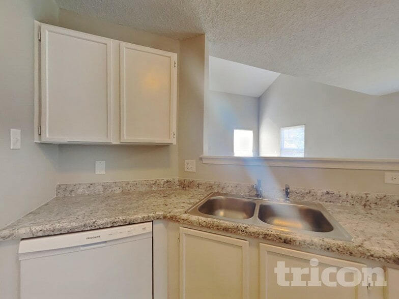 Building Photo - 4518 Redcliff S Ln