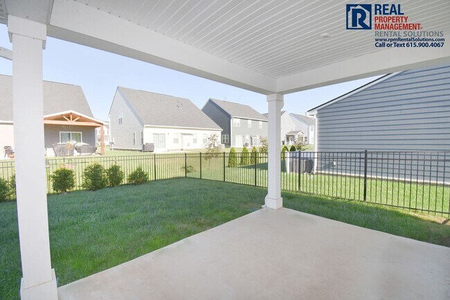 Building Photo - Amazing, modern and spacious home! 4 bd, 2...