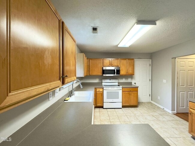 Building Photo - 324 Downing Glen Dr