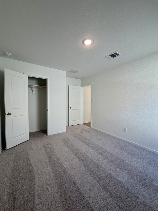 Building Photo - 14536 Azzurro Stone