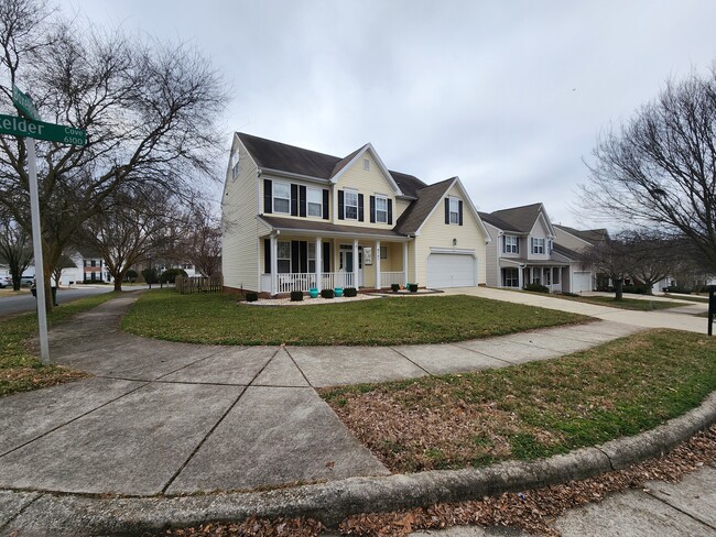 Building Photo - 6101 Boxelder Cove