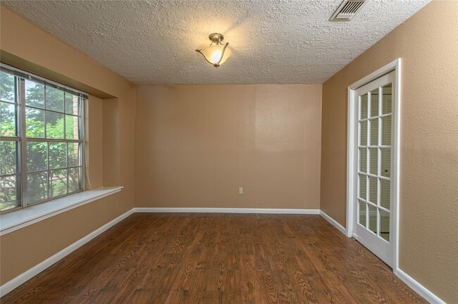 Building Photo - 20339 Fieldtree Dr